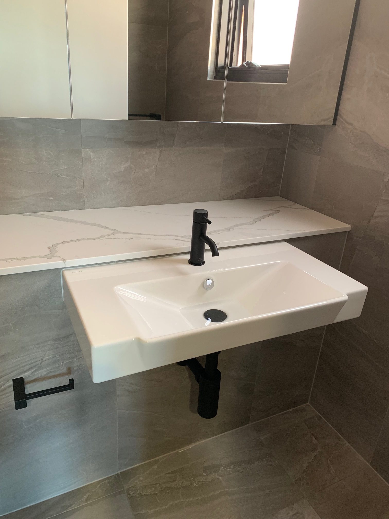 Bathroom benchtop with Warmtech Inscreed heating system