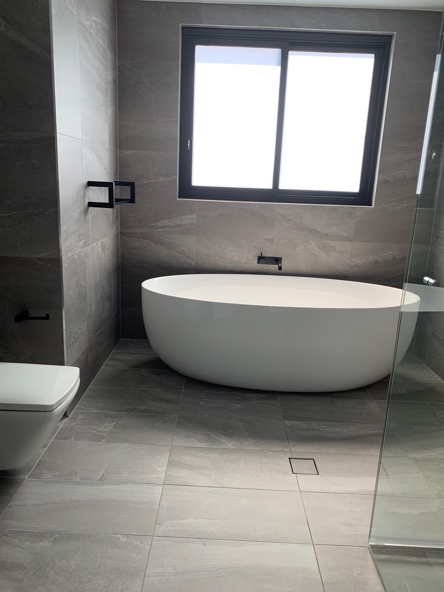 Bathtub showcase with Warmtech Inscreed heating system