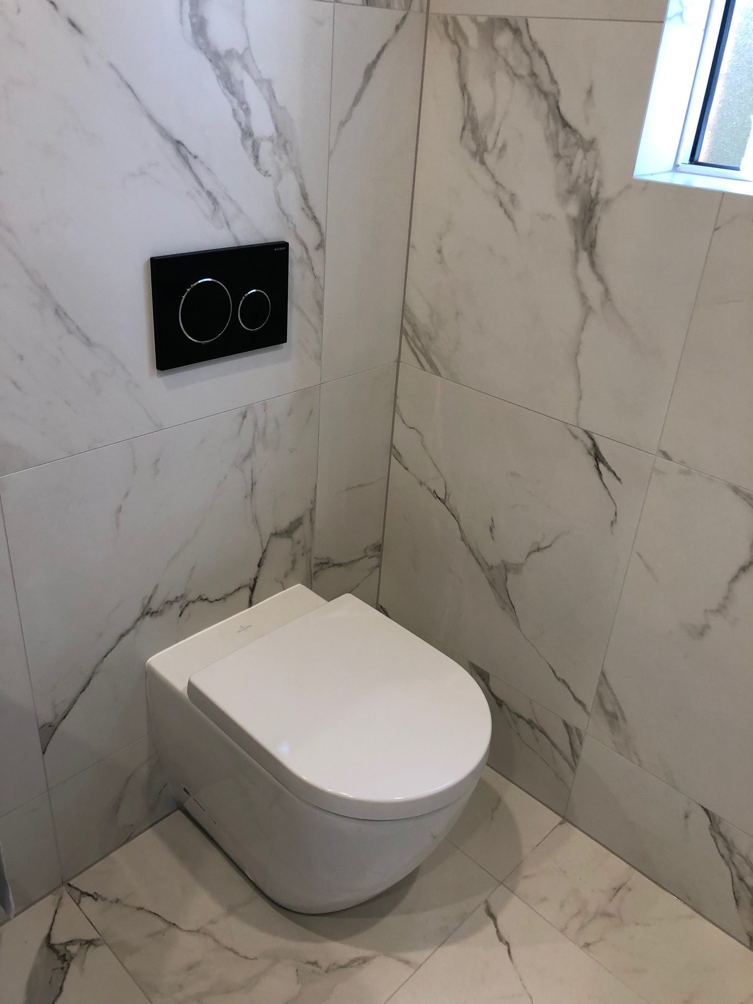 Bathroom toilet area with Warmtech Inscreed heating system