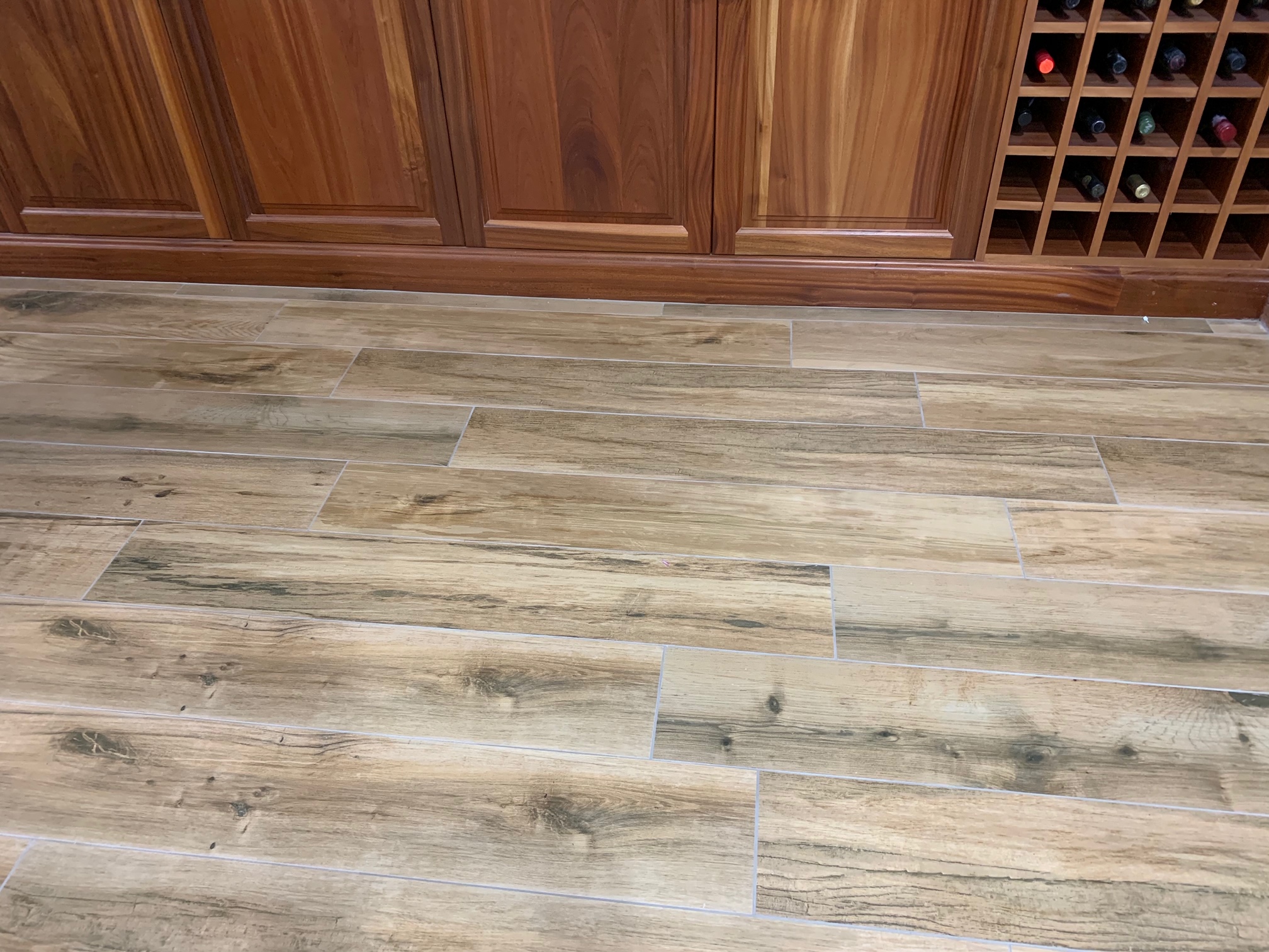 Natural wooden floor with undertile heating