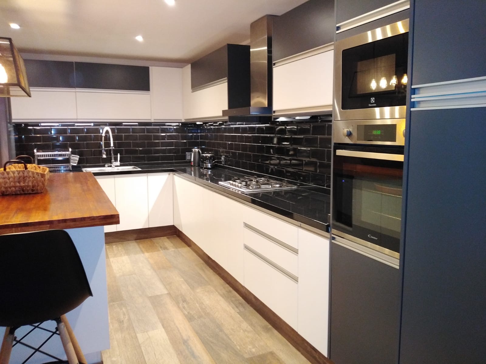 Vaucluse kitchen with undertile heating