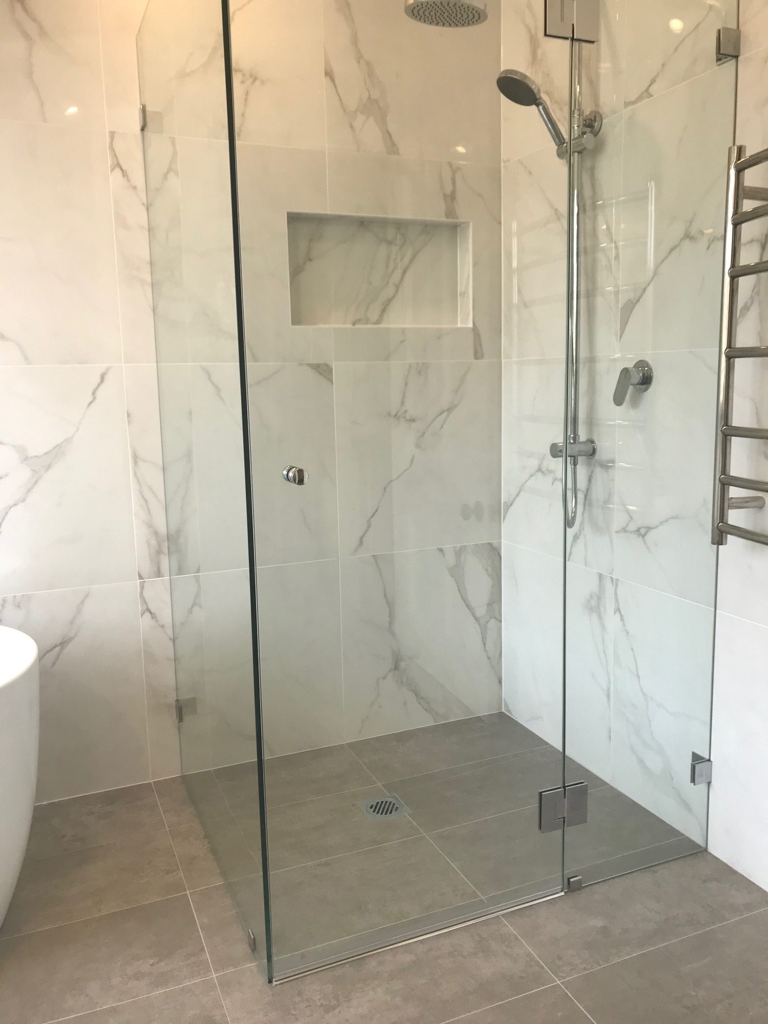 White Marble shower with Warmtech Inscreed heating system