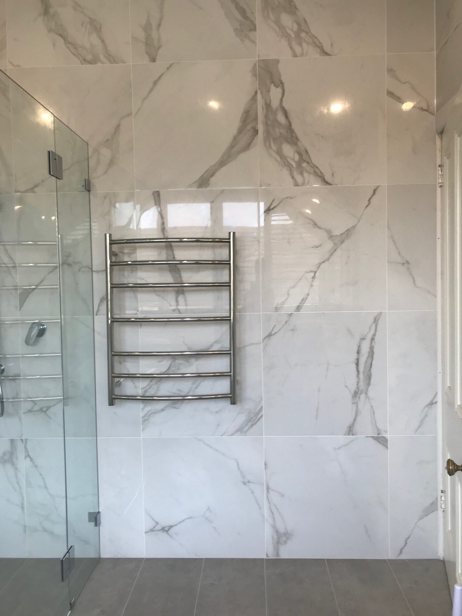 White Marble shower with Warmtech Inscreed heating system